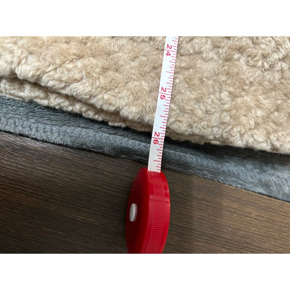 Calvin Klein women’s ivory/cream fuzzy Sherpa full zip jacket, size M - Picture 9 of 9